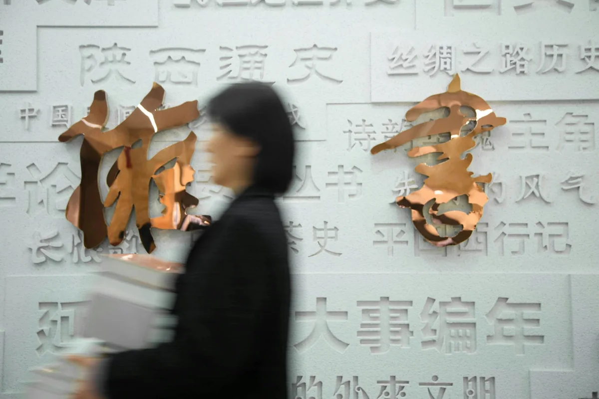 服务场景图片展示赛事活动与布置实物，帮助用户对服务内容形成直观印象。